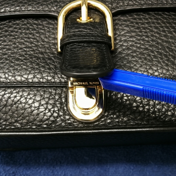 Michael Kors Black Crossbody Camera Bag Leather - Picture 11 of 12